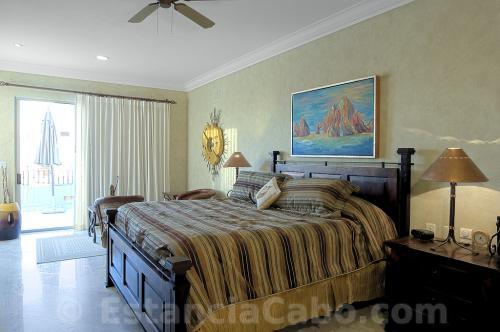 Master Suite With King Bed in Penthouse 3704