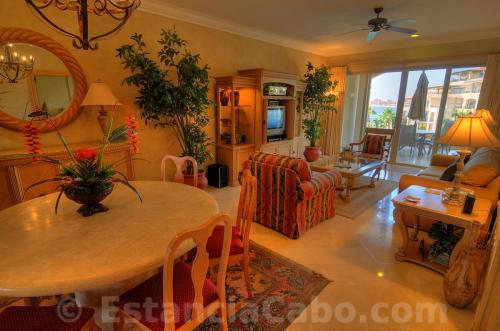 Villa 1402 dining and living room