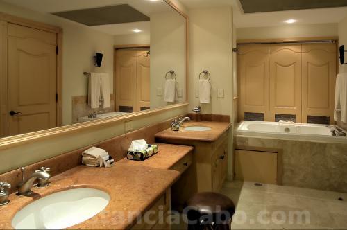 Master Bathroom With Jetted Tub in Penthouse 3704