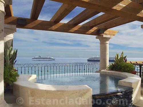 The hot tub with a view of the Sea of Cortez in Penthouse 3806 Villa La Estancia Cabo