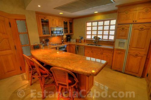 Full Size Gourmet Kitchen